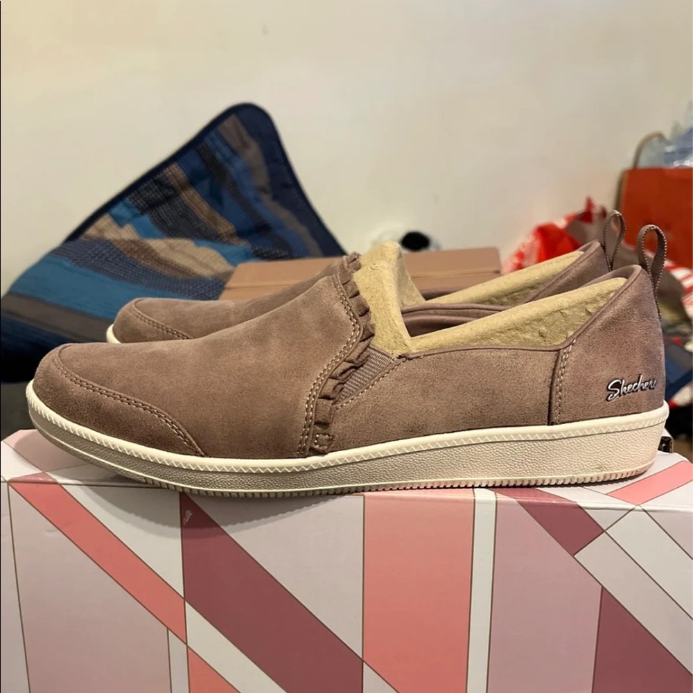 Skechers Madison slip on